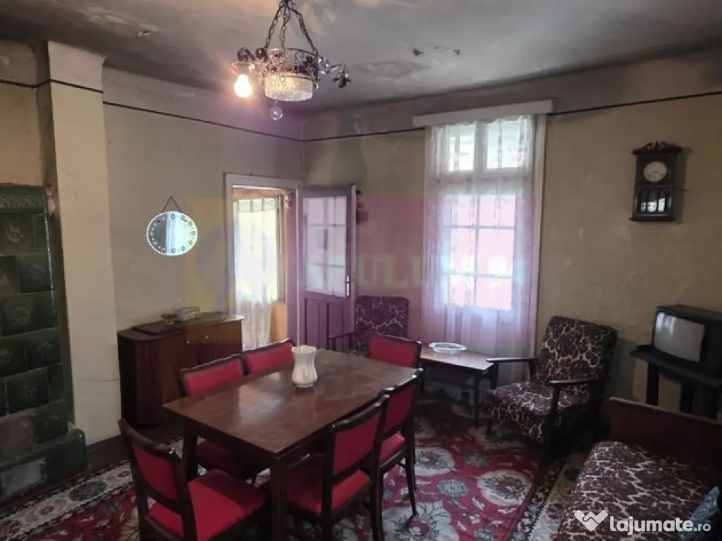 Etaj vilă istorică de vânzare în Sinaia – Zona Furnica