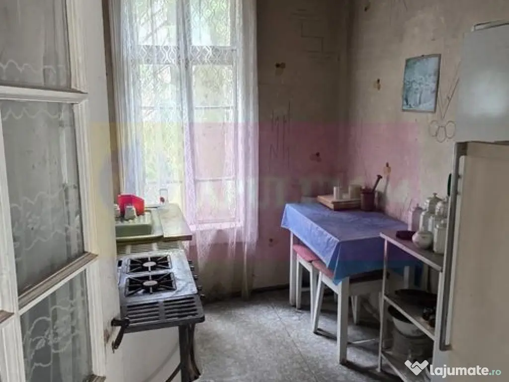 Etaj vilă istorică de vânzare în Sinaia – Zona Furnica