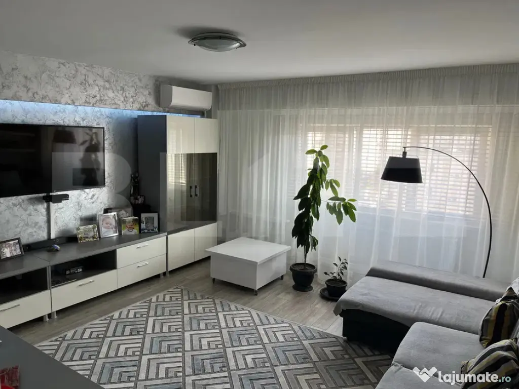 Apartament 3 camere decomandate, 82 mp, cu 2 balcoane, mobil 