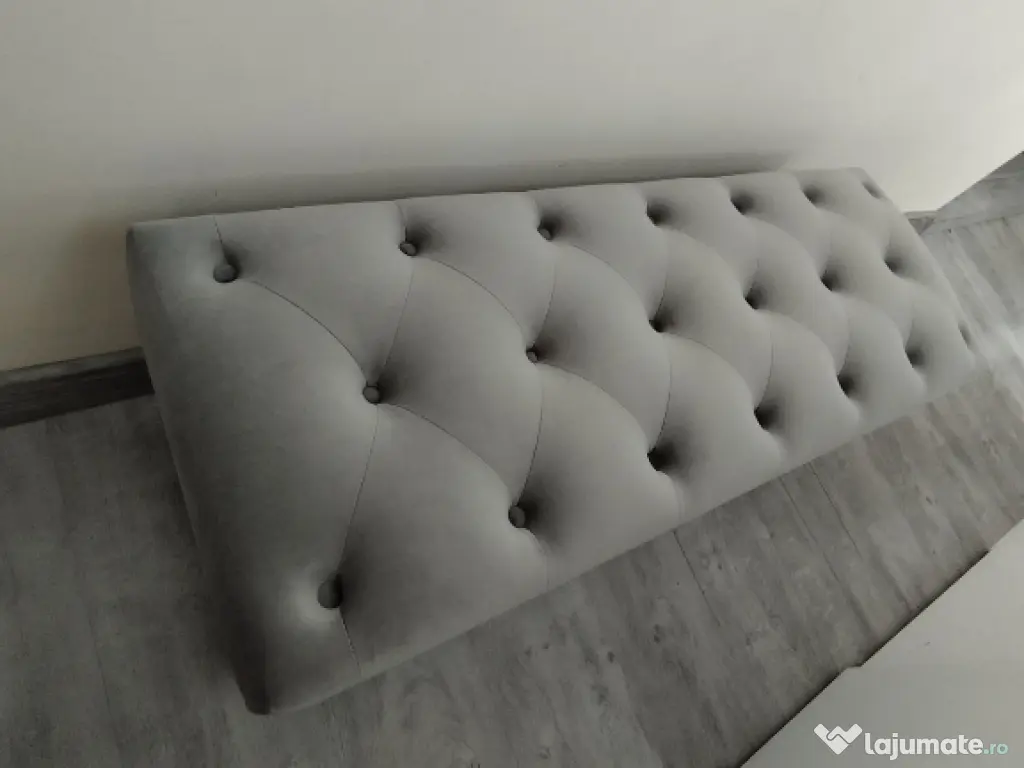 Vand băncuță tapițată din catifea gri model Chesterfield