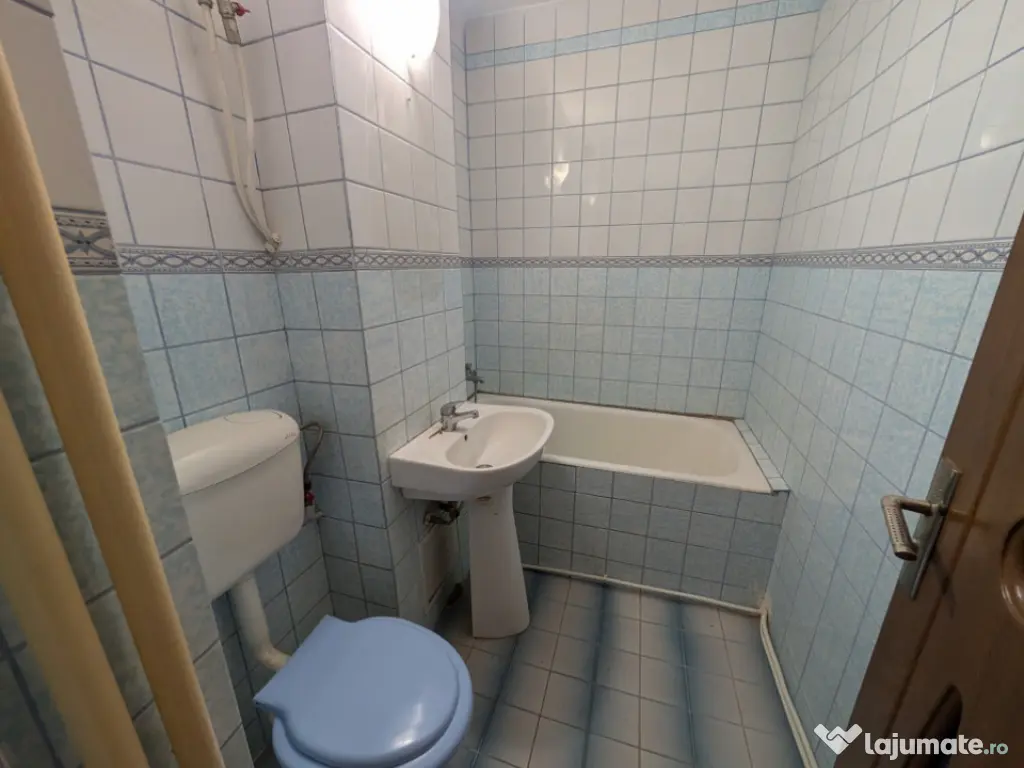 Apartament langa CORA , grădiniță, etaj 2 