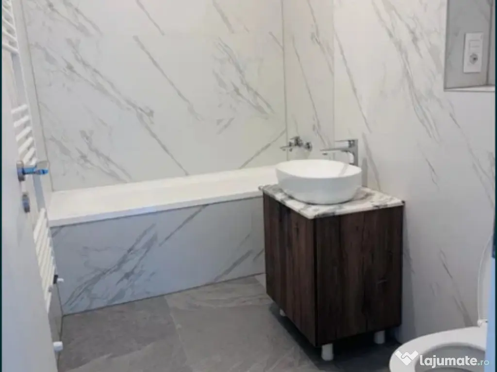 Apartament 2 camere, decomandat - zona Sanpetru