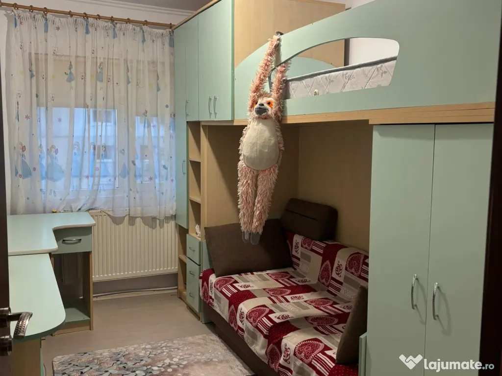 Apartament 3 camere de vanzare zona centrala Buhusi 