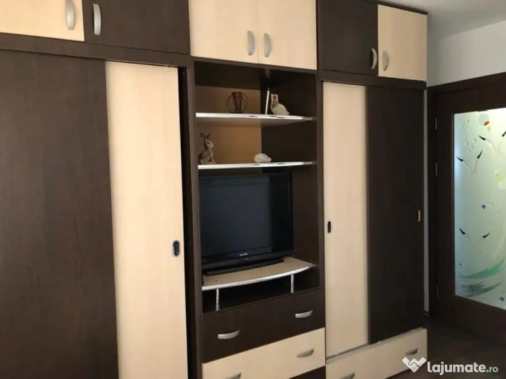 Apartament 3 camere de vanzare zona centrala Buhusi 