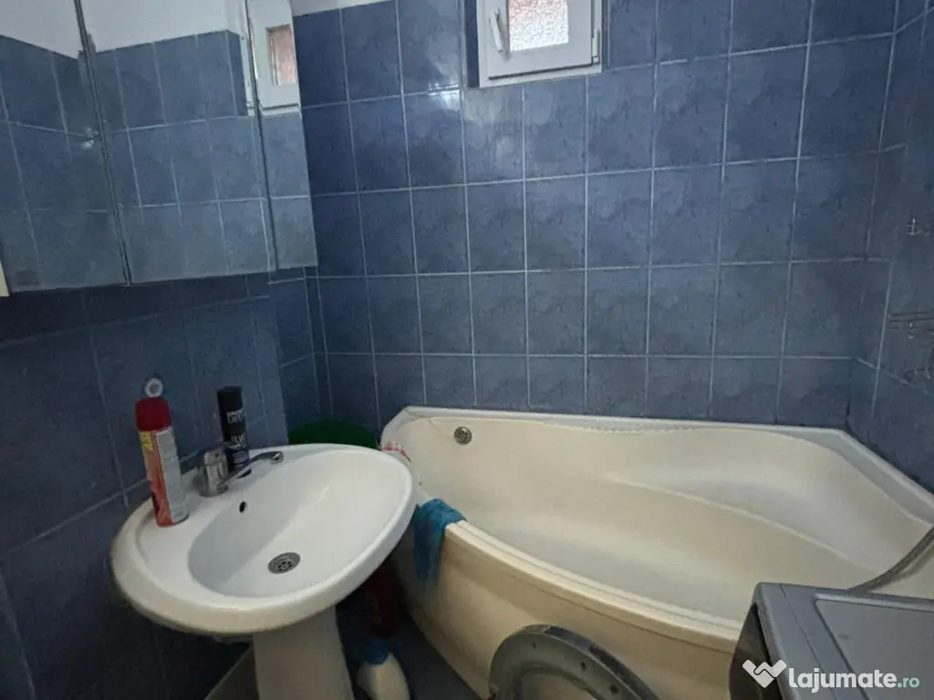 Apartament 3 camere de vanzare zona centrala Buhusi 