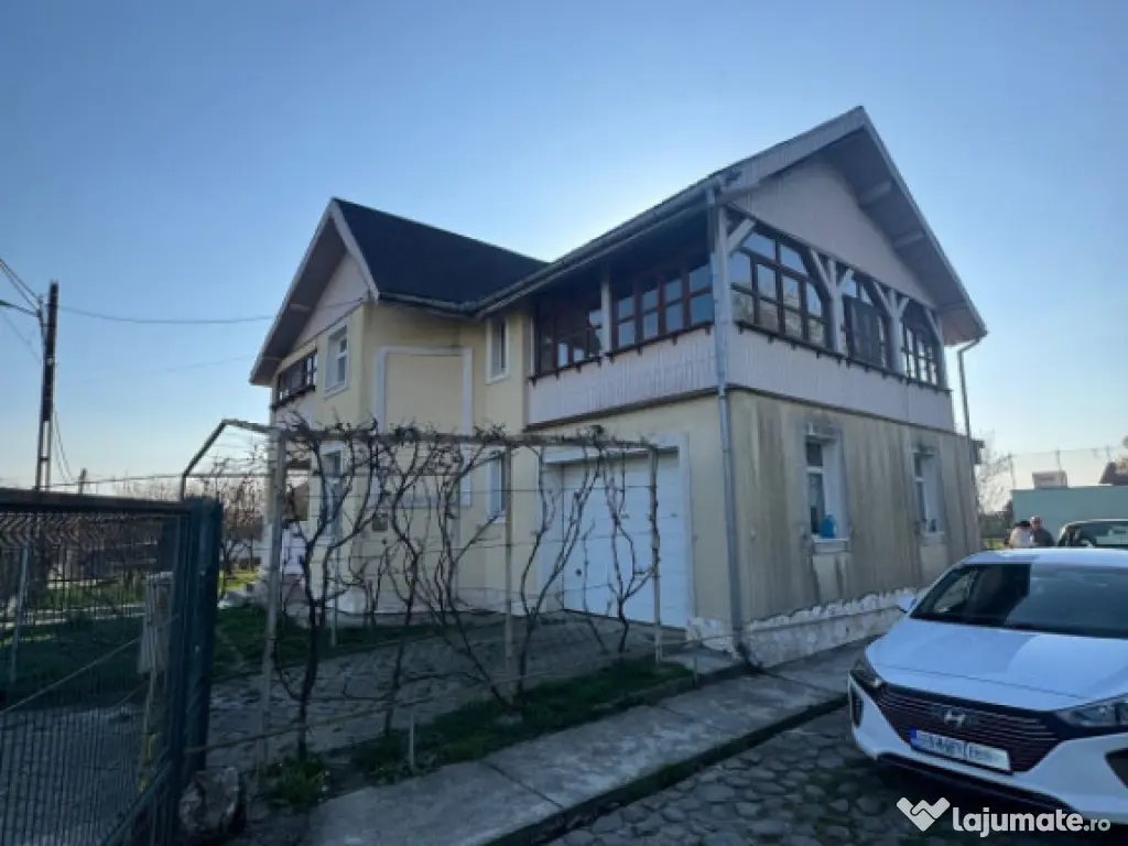 Vilă premium Tăuții de Sus, 250 mp, teren 14 ari, tenis & 