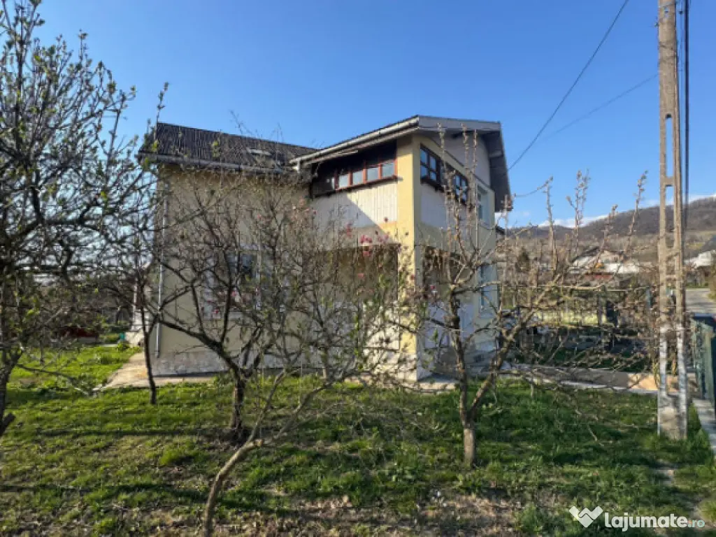 Vilă premium Tăuții de Sus, 250 mp, teren 14 ari, tenis & 