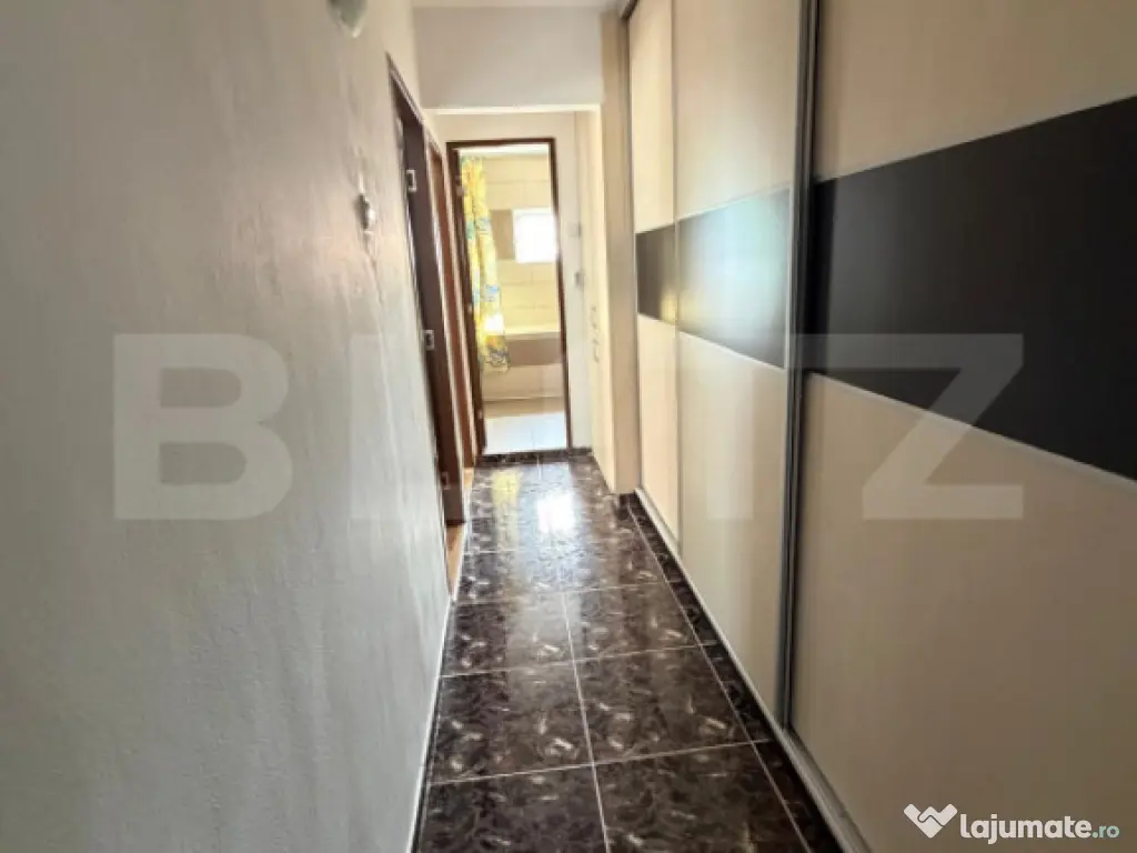 Apartament cu 3 camere de închiriat, zona Bradet 