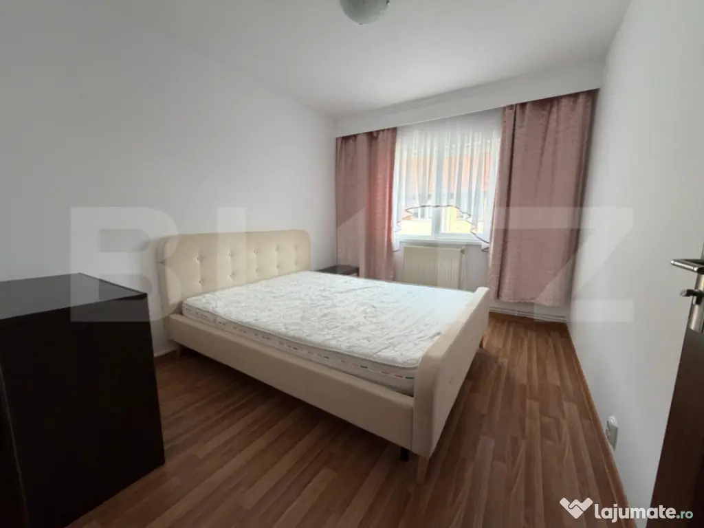 Apartament cu 3 camere de închiriat, zona Bradet 