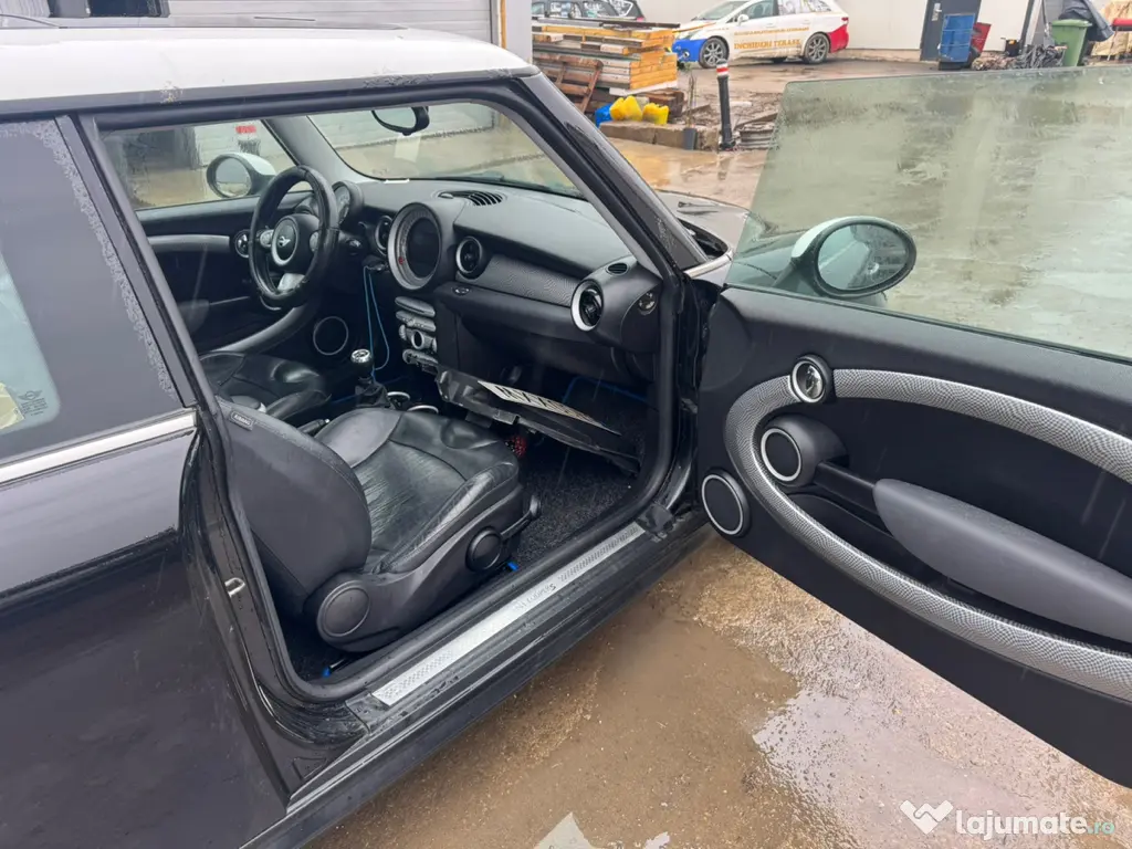 Dezmembrez mini cooper s r56 