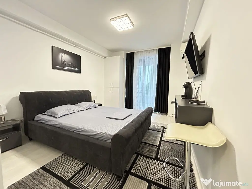 2 Studiouri în 1 | Mamaia | Club Crazy | Vedere frontal?... 