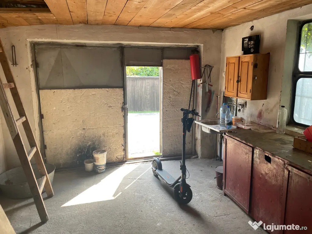 Vând garaj și teren în Fălticeni 