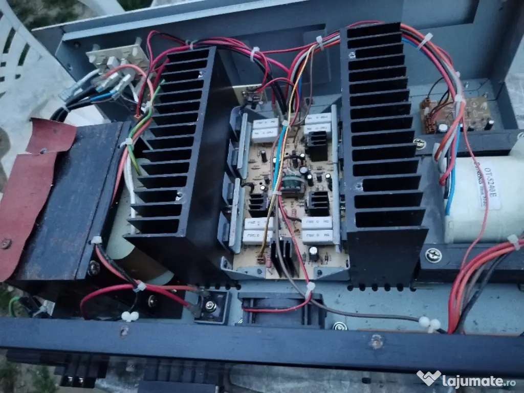 Amplificator IC audio 240W piese 