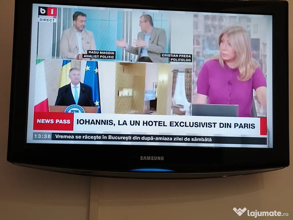 Televizor Samsung, diagonala 80 cm, cu suport ptr masa si perete. 