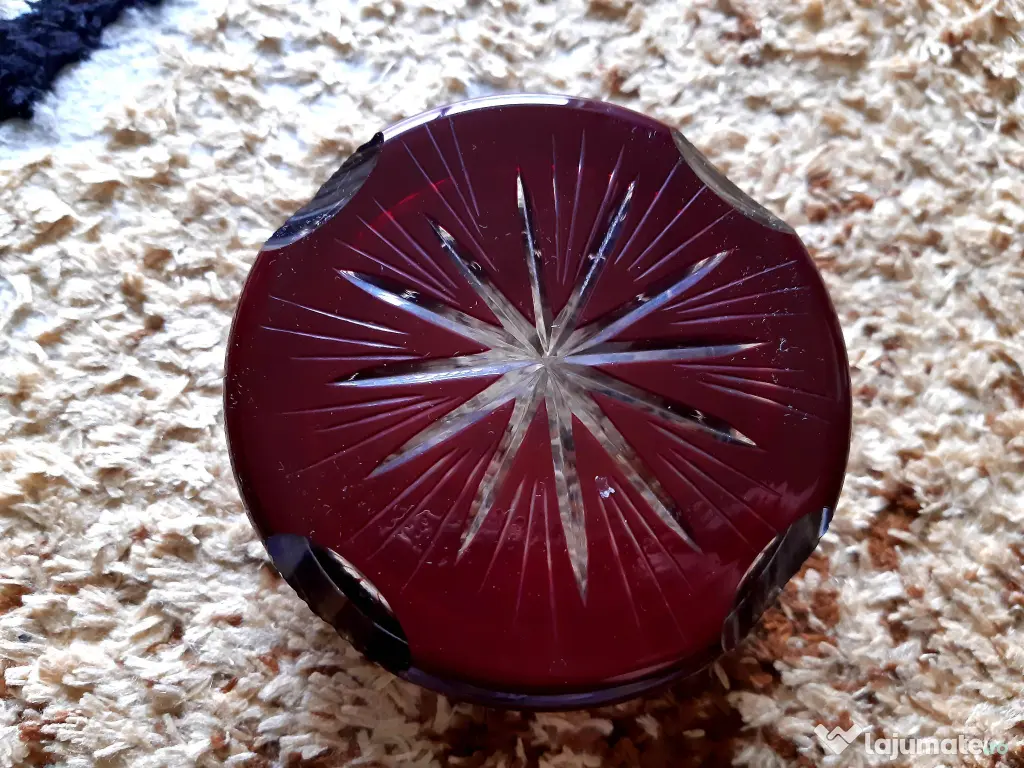 Scrumiera rubin rosu 