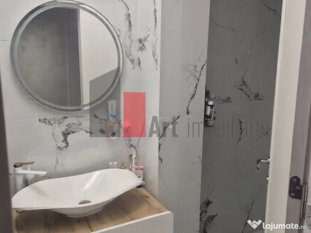 Vanzare apartament 3 camere 70 mp-Weiner Palada+loc de pa... 