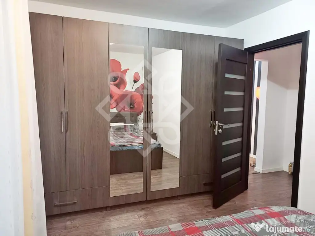 Apartament cu 3 camere, decomandat in Rogerius 