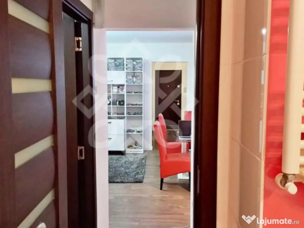 Apartament cu 3 camere, decomandat in Rogerius 