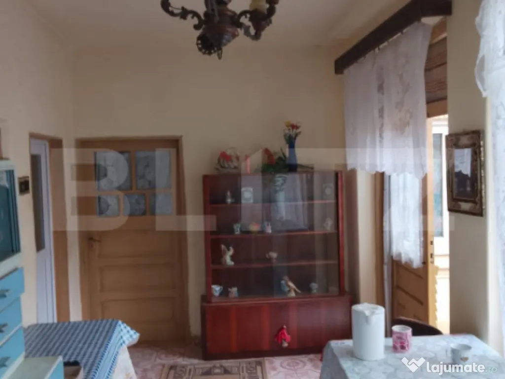 Casa batraneasca 101 mp, teren 6.940 mp in comuna Celaru