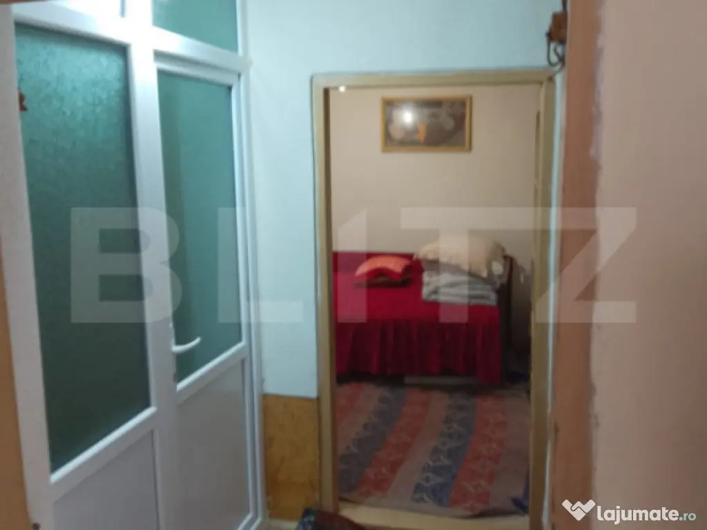 Casa batraneasca 101 mp, teren 6.940 mp in comuna Celaru