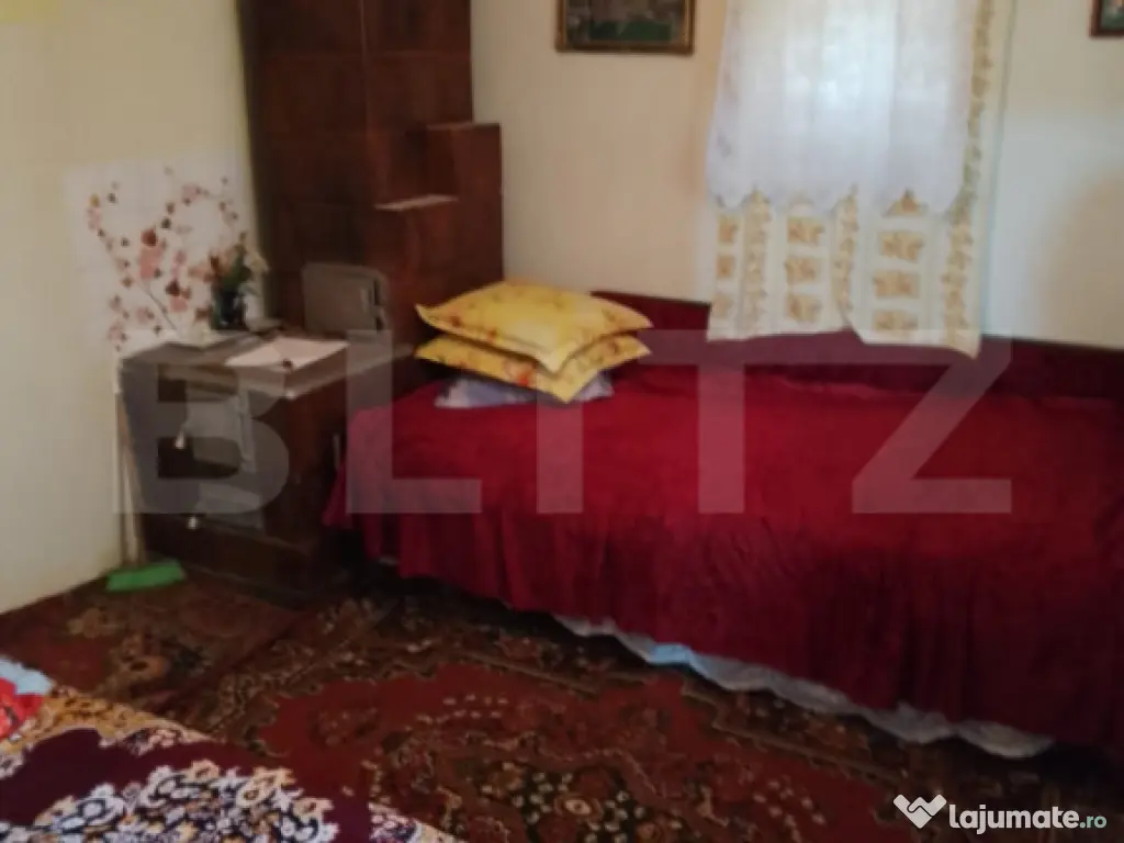 Casa batraneasca 101 mp, teren 6.940 mp in comuna Celaru