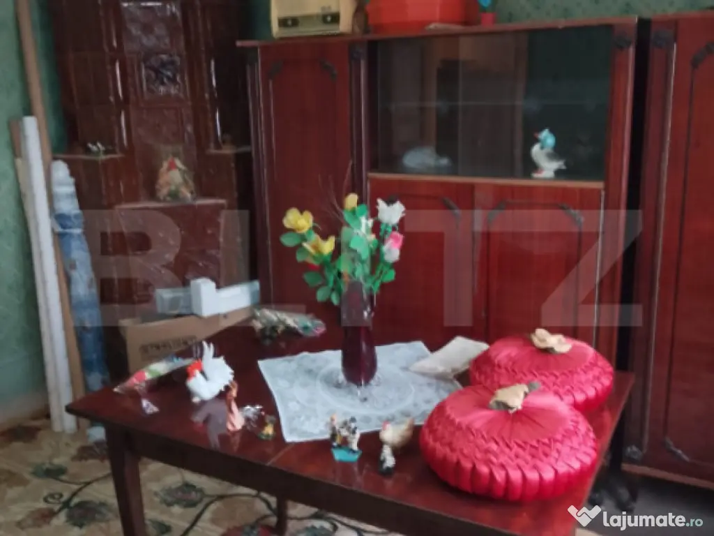 Casa batraneasca 101 mp, teren 6.940 mp in comuna Celaru