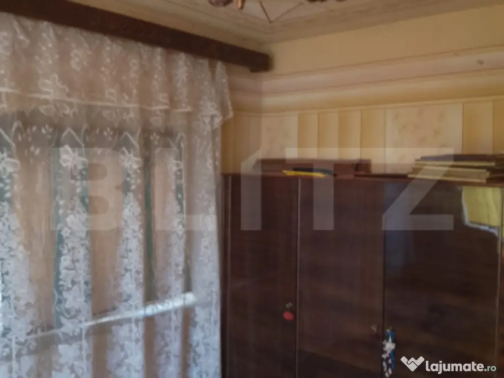 Casa batraneasca 101 mp, teren 6.940 mp in comuna Celaru