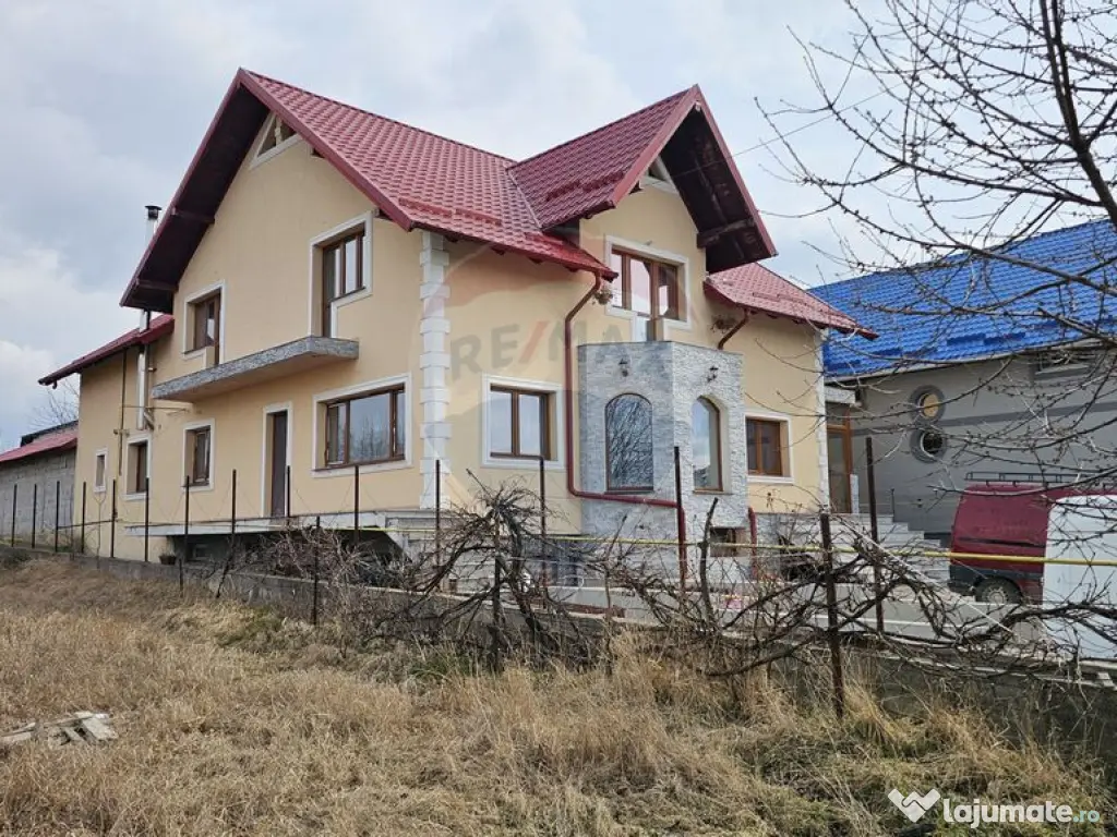 Casă / Vilă cu 6 camere, Sfantu Ilie, Suceava 