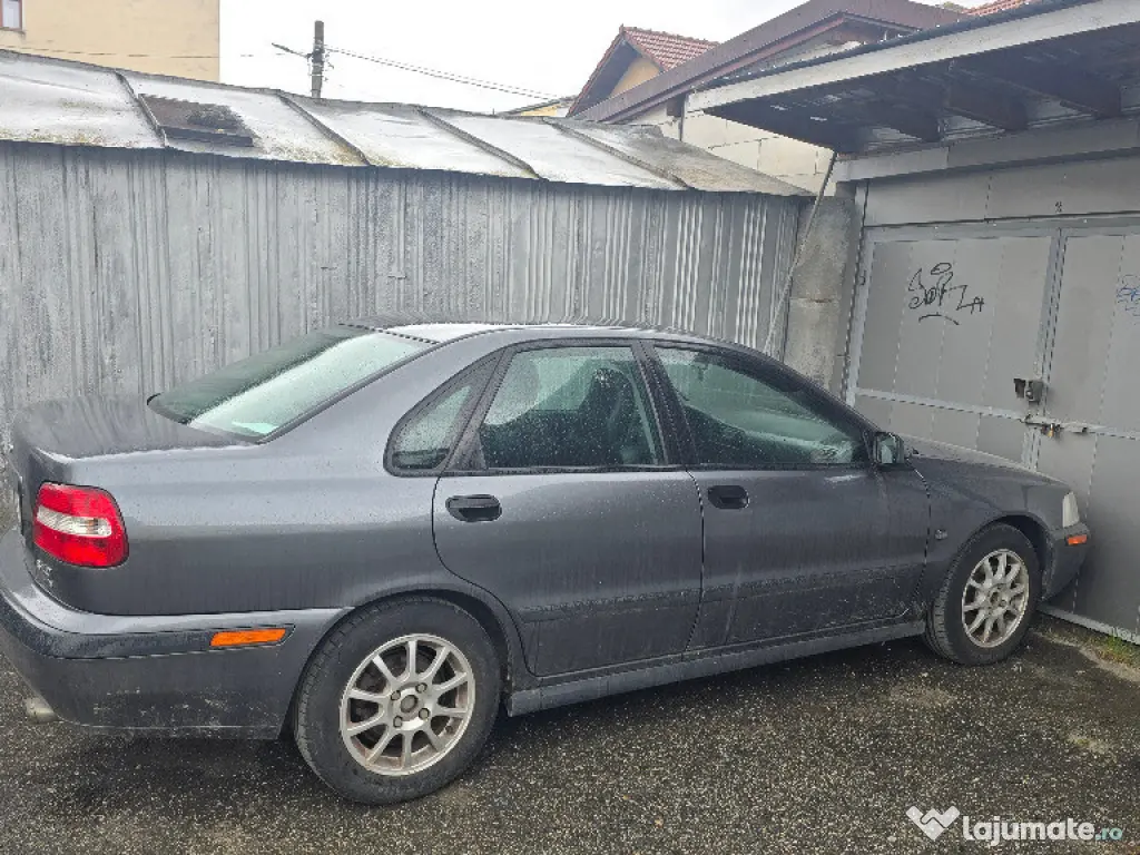 Vand garaj in Deva, pe strada Cernei, suprafata utila 19 mp, construct 