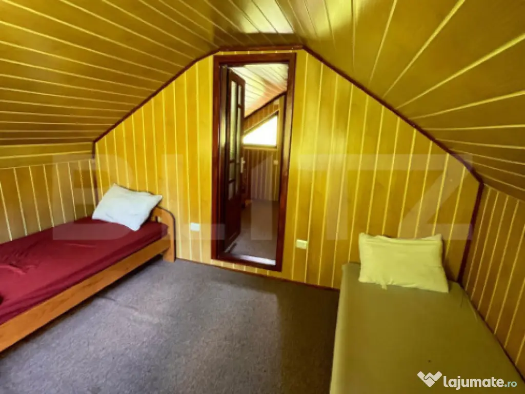 Casa de vacanta cu 4 camere, 1470 mp teren, Sugag 