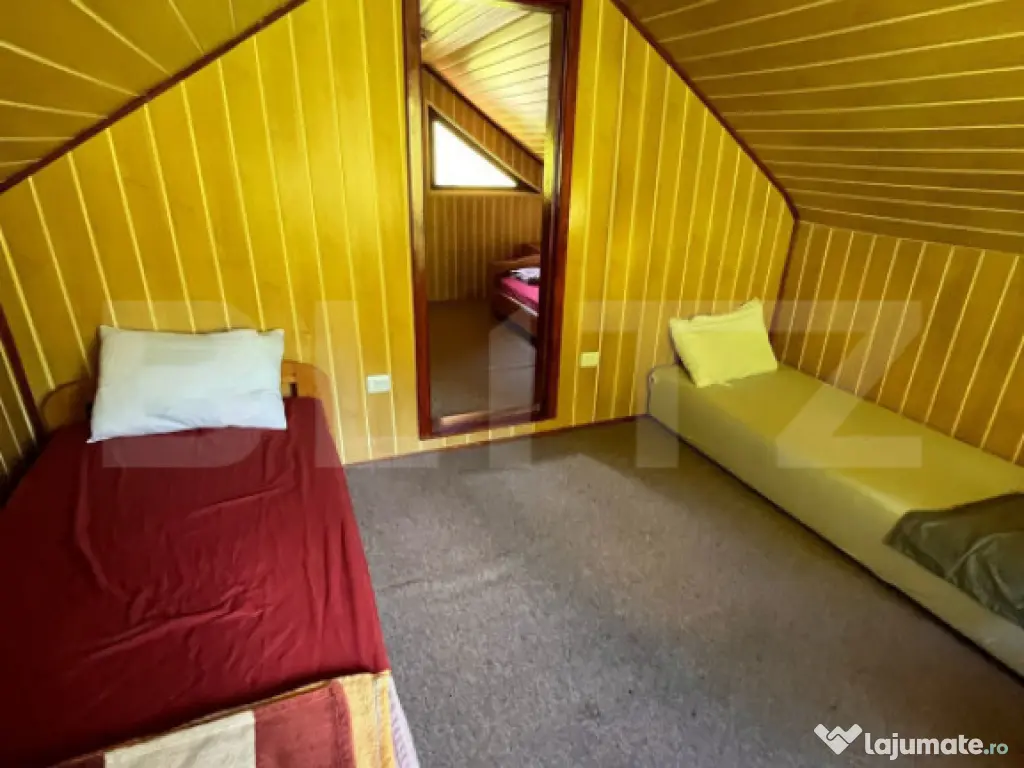 Casa de vacanta cu 4 camere, 1470 mp teren, Sugag 