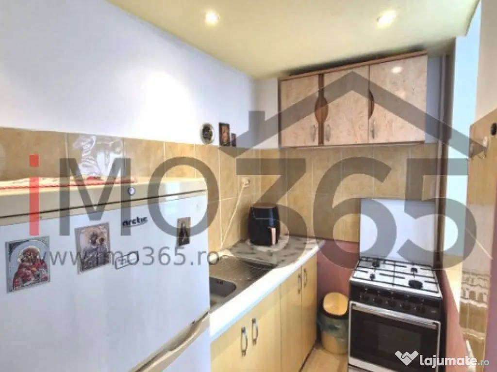 Garsoniera Craiovei Et.3 mobilat vedere strada 