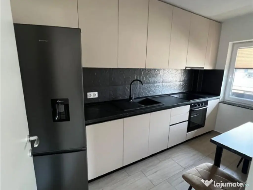 Apartament 3 camere decomandat, Parcare inclusa, Zona Tracto 