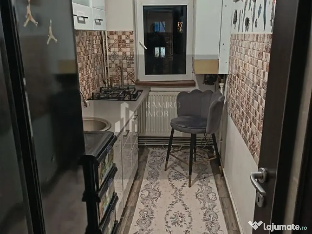 Apartament 3 camere semidecomandat