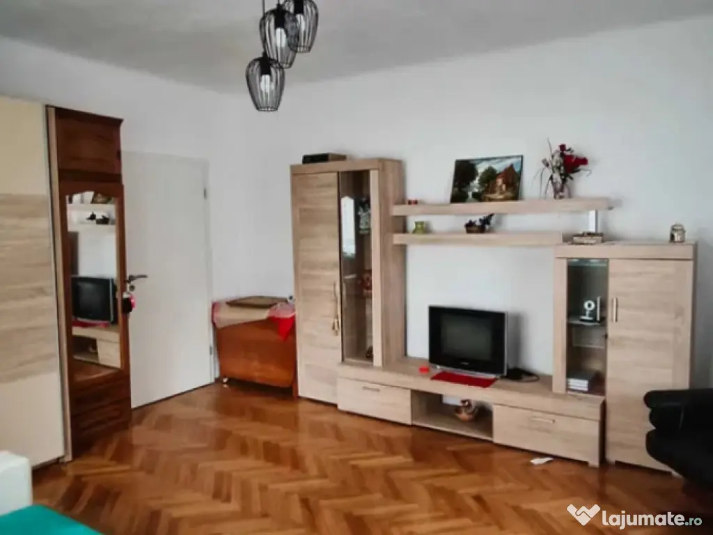 Garsoniera la casa - zona Astra 