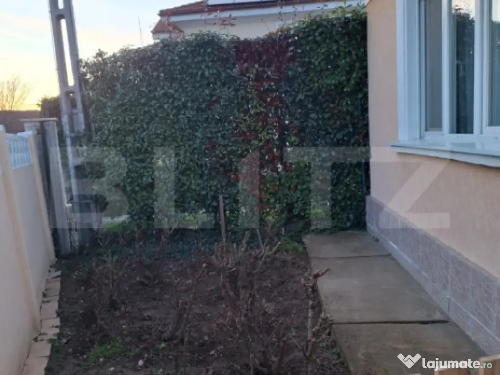 Vand casa in Oradea, intr-o zona linistita, aproape de parc 