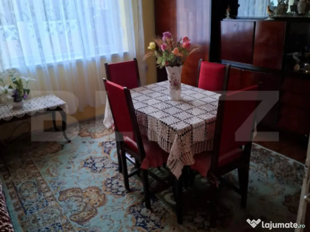 Vand casa in Oradea, intr-o zona linistita, aproape de parc 