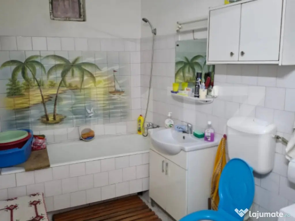 Vand casa in Oradea, intr-o zona linistita, aproape de parc 