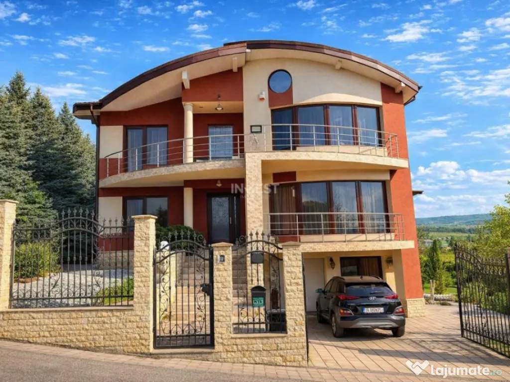 Vilă cu 7 camere și 825 mp teren în cartierul Bucium-Iasi 