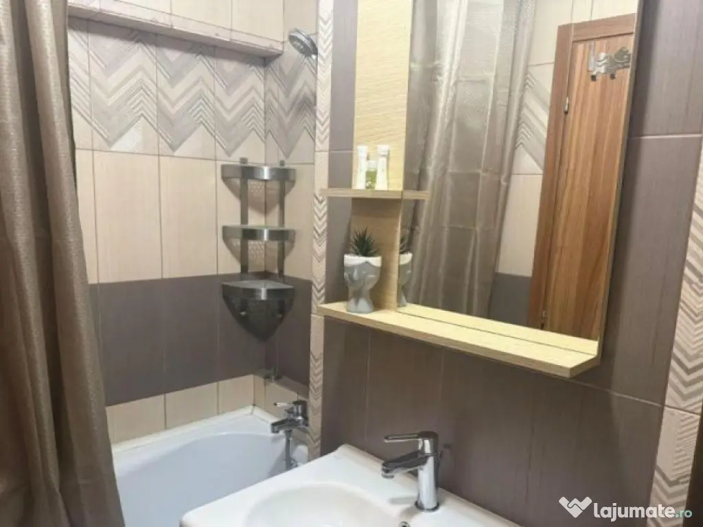 Piata sudului etaj 8 decomandat 