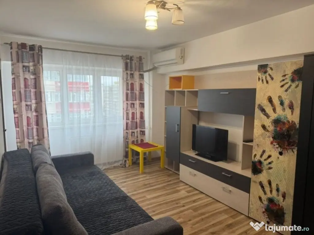 Piata sudului etaj 8 decomandat 