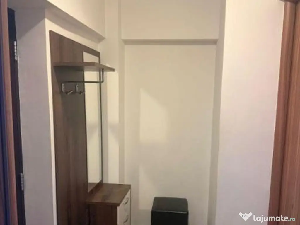 Piata sudului etaj 8 decomandat 