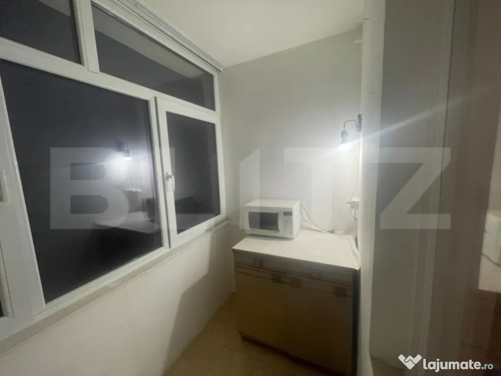 Apartament 3 camere, 70 mp si balcon inchis 