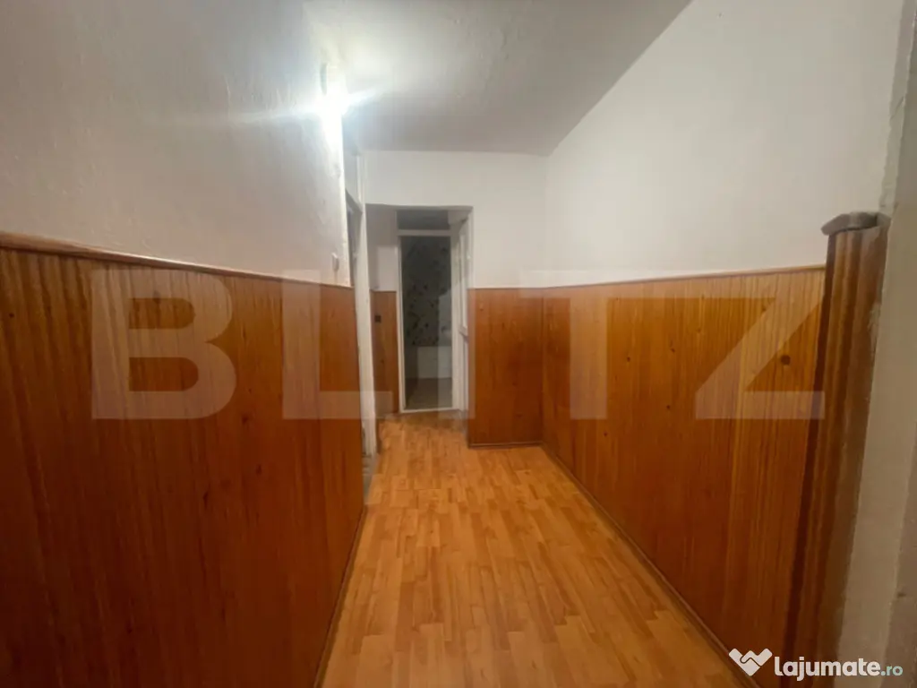 Apartament 3 camere, 70 mp si balcon inchis 