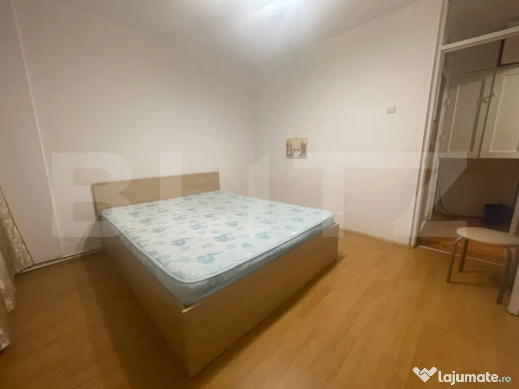 Apartament 3 camere, 70 mp si balcon inchis 