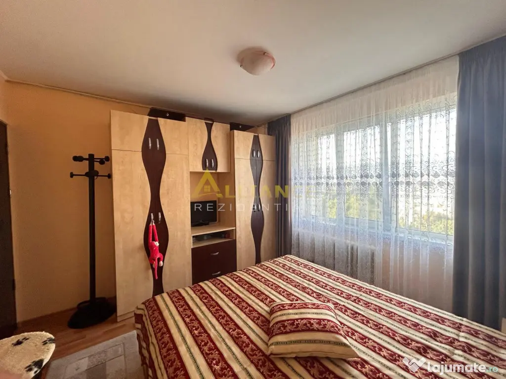 Apartament 3 camere luminos cu loc de parcare 