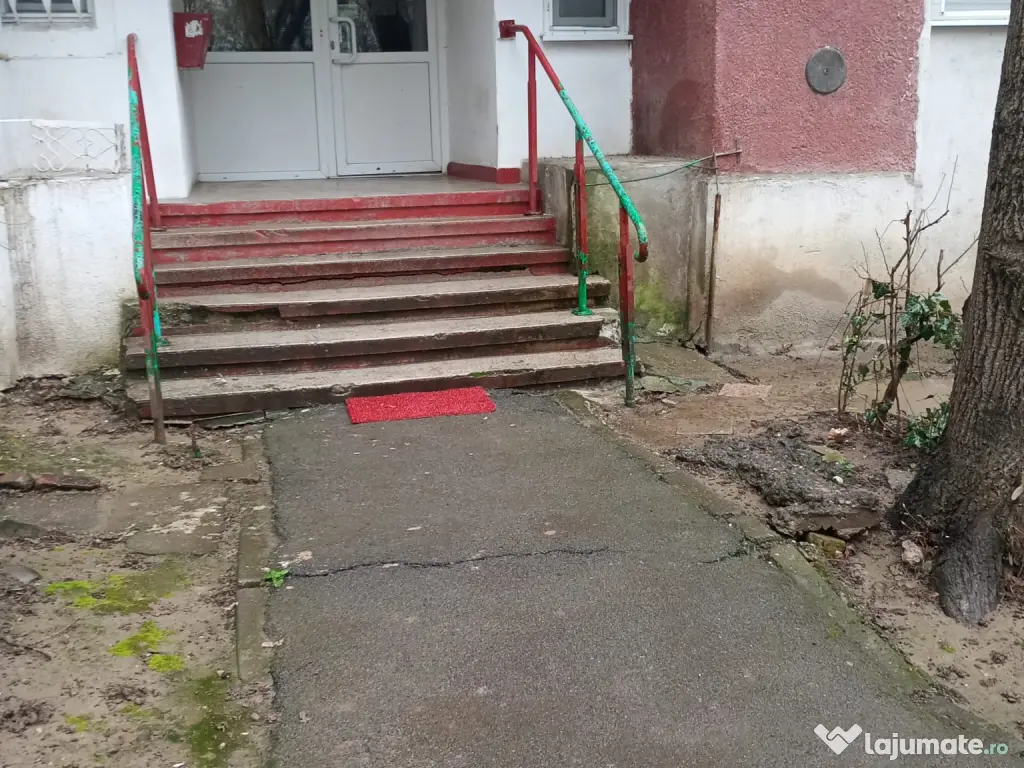 Vând apartament 2 camere 