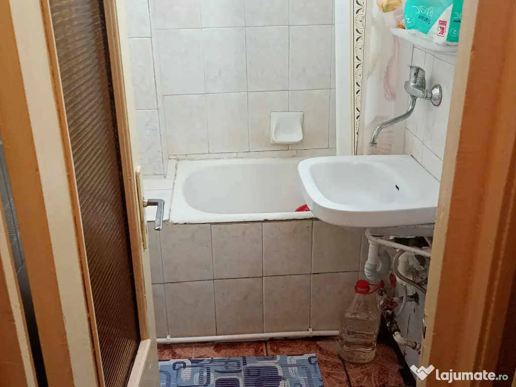 Vând apartament 2 camere 