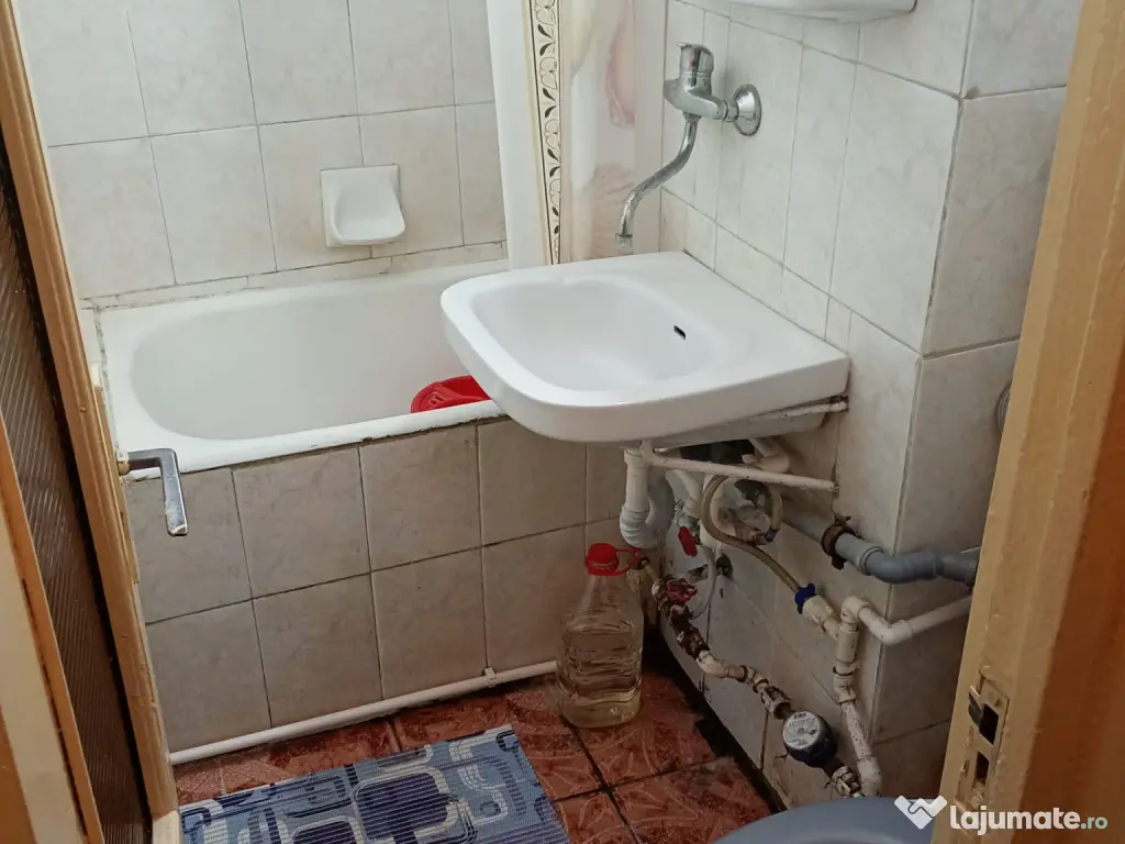 Vând apartament 2 camere 