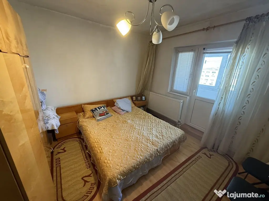 Apartament 3 camere zona Dacia 